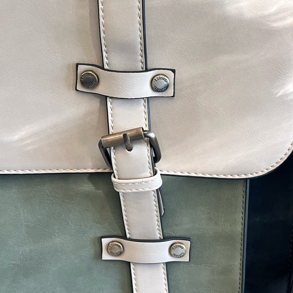 🚨SOLD🚨 Classic Cream and Green Leather Briefcase - Picture 3 of 15
